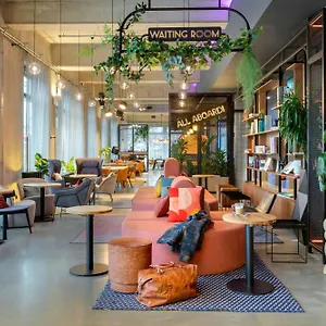 Moxy Ostbahnhof Hotel